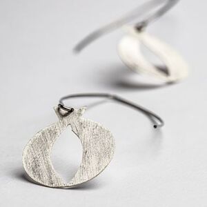 PENDIENTES GRANADA PLATA CHAPA