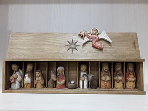 BELEN COMPLETO 12 FIGURAS CAJA MADERA