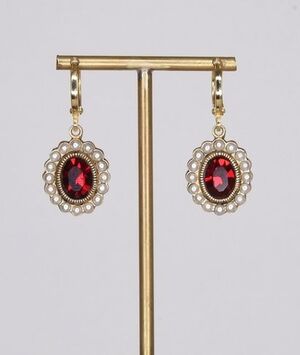 PENDIENTE OVAL CON PERLAS